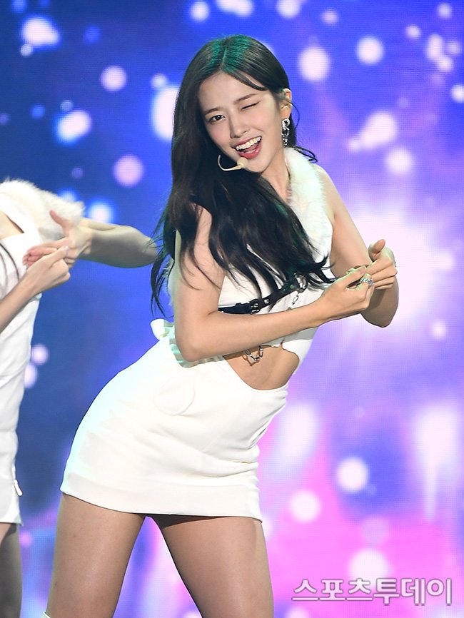 아이브 안유진