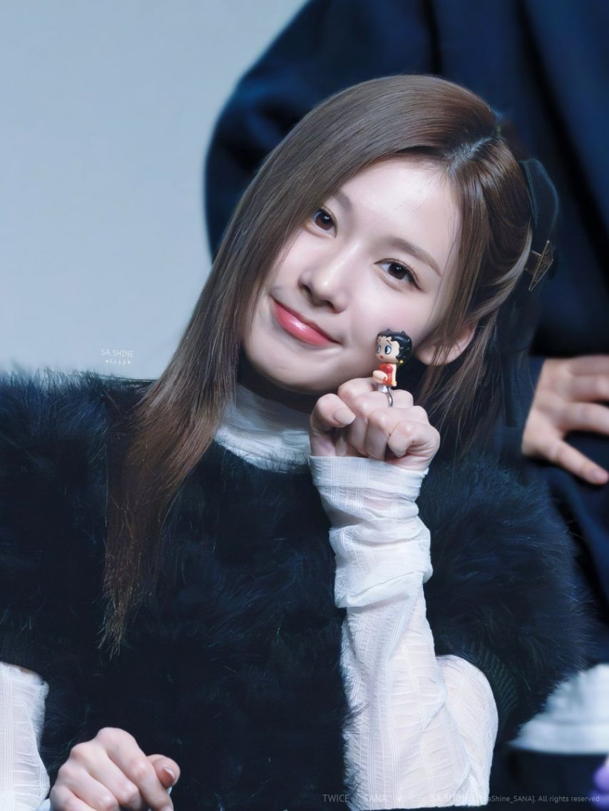 트와이스 사나