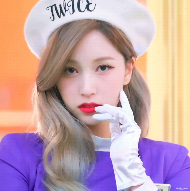 매혹적인 트와이스 미나..
