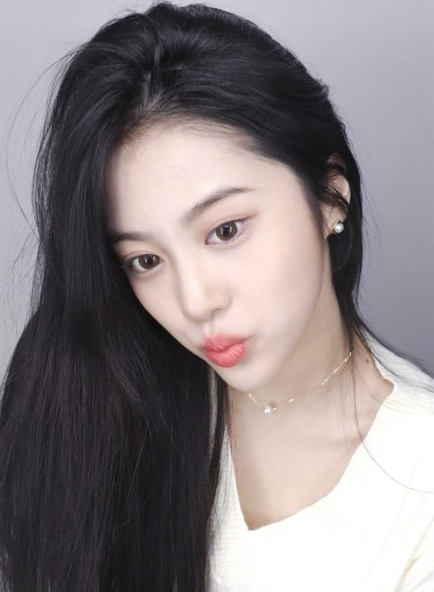 미미로즈 예린.jpg