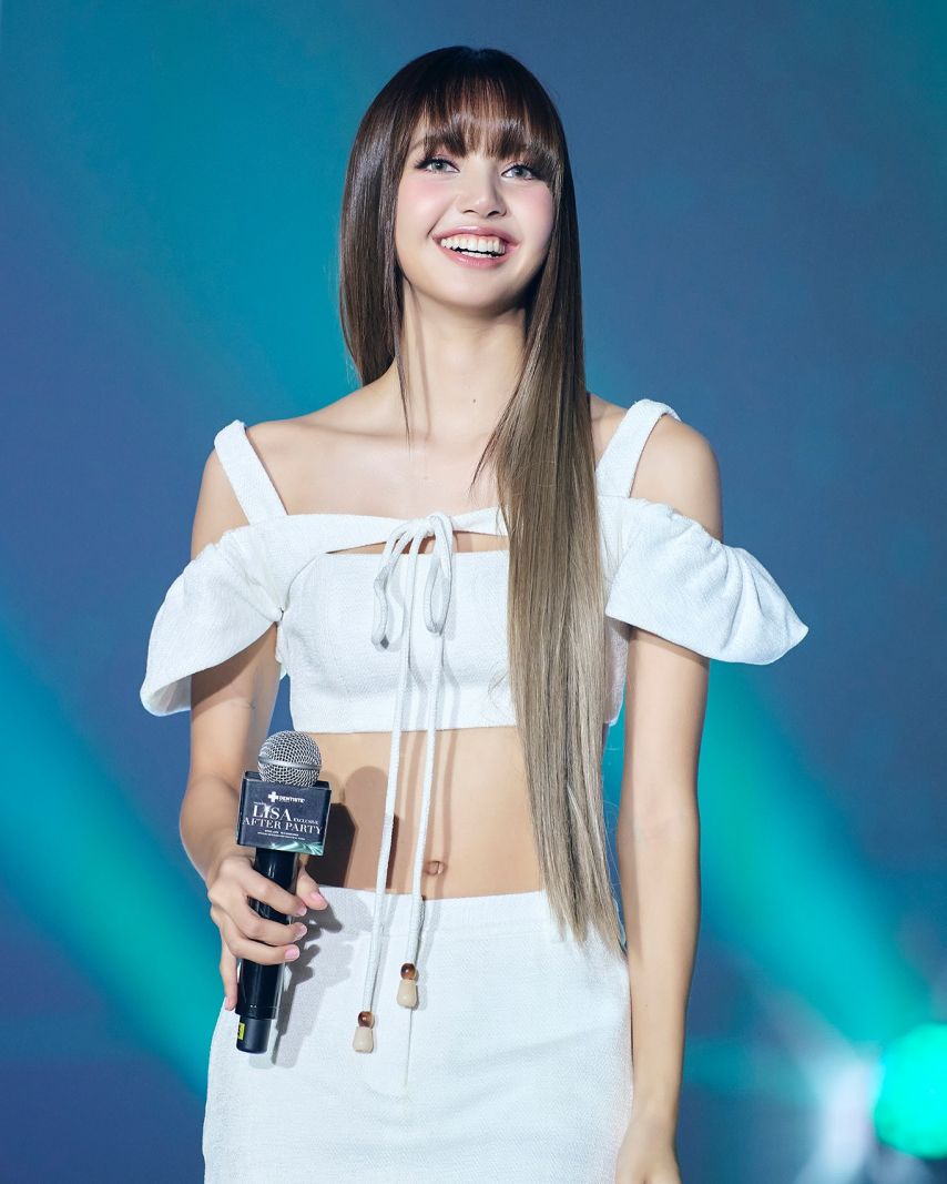 블랙핑크 리사 .jpg