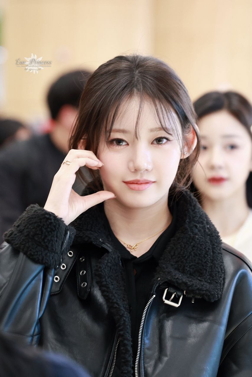 베이비몬스터 로라