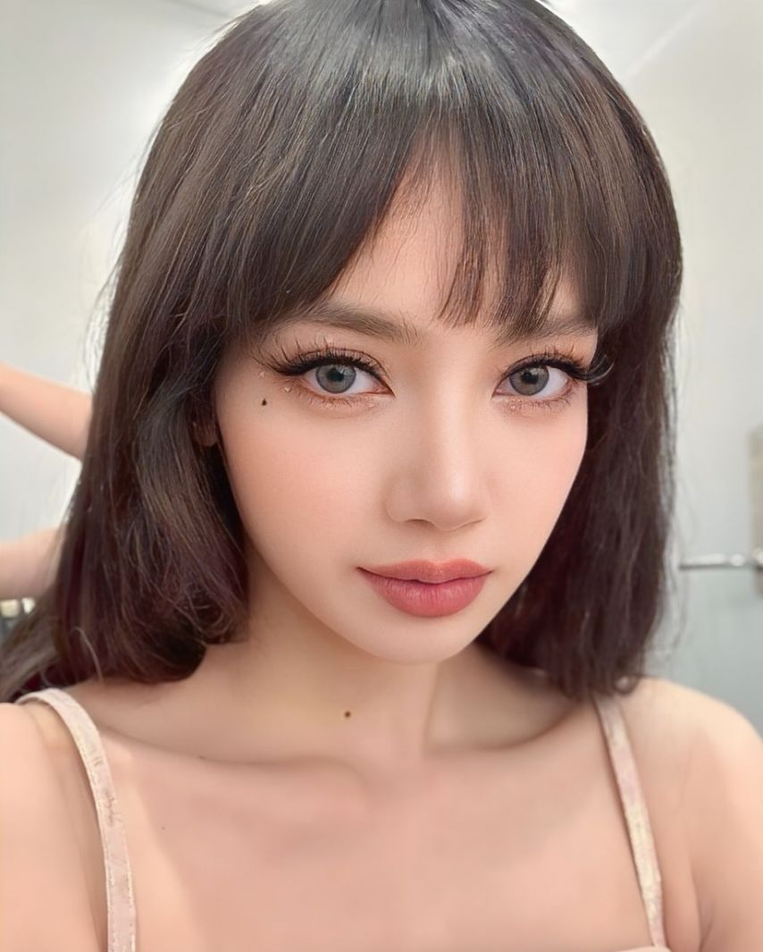블랙핑크 리사 .jpg