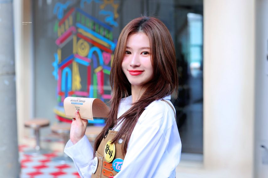 트와이스 사나