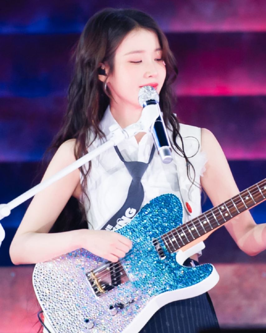 아이유 .jpg