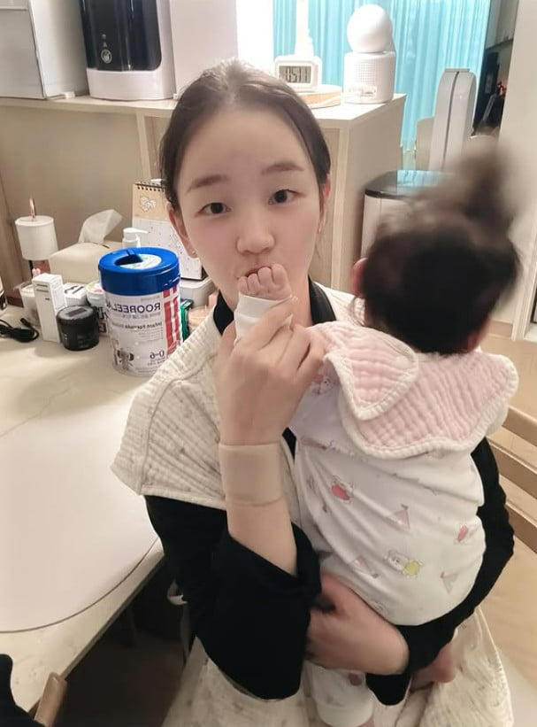 애가 애를 키운다는 백아연 근황 ㄷㄷ