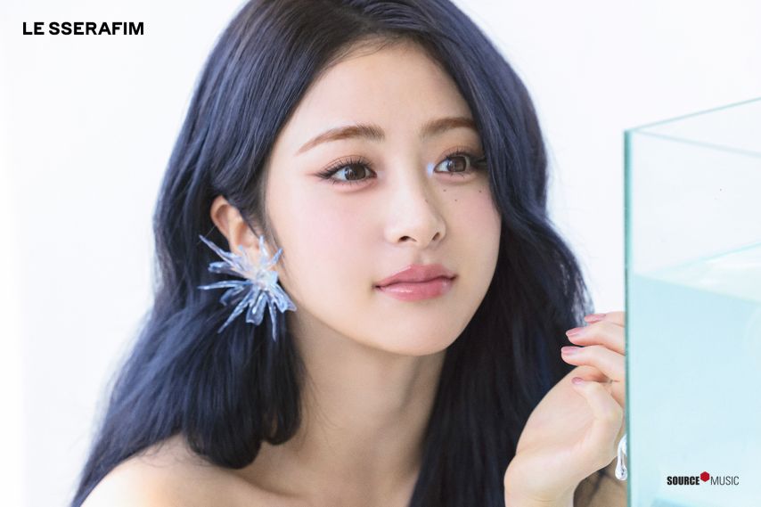 르세라핌 허윤진 ‘해파리’ Photo Sketch