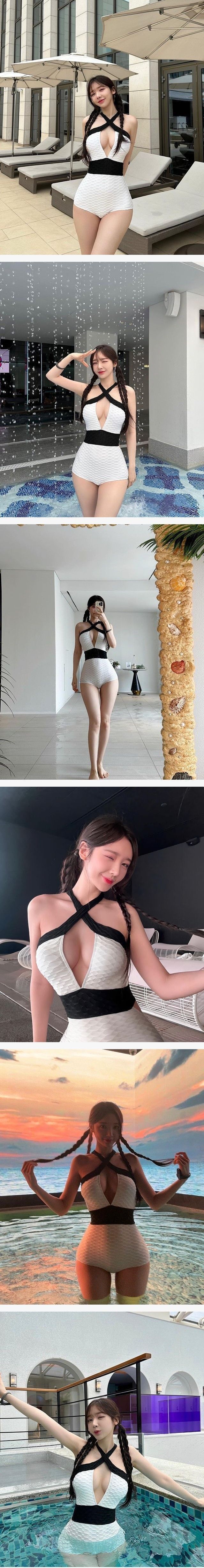 금화 가슴골 노출 흰 수영복 몸매자랑