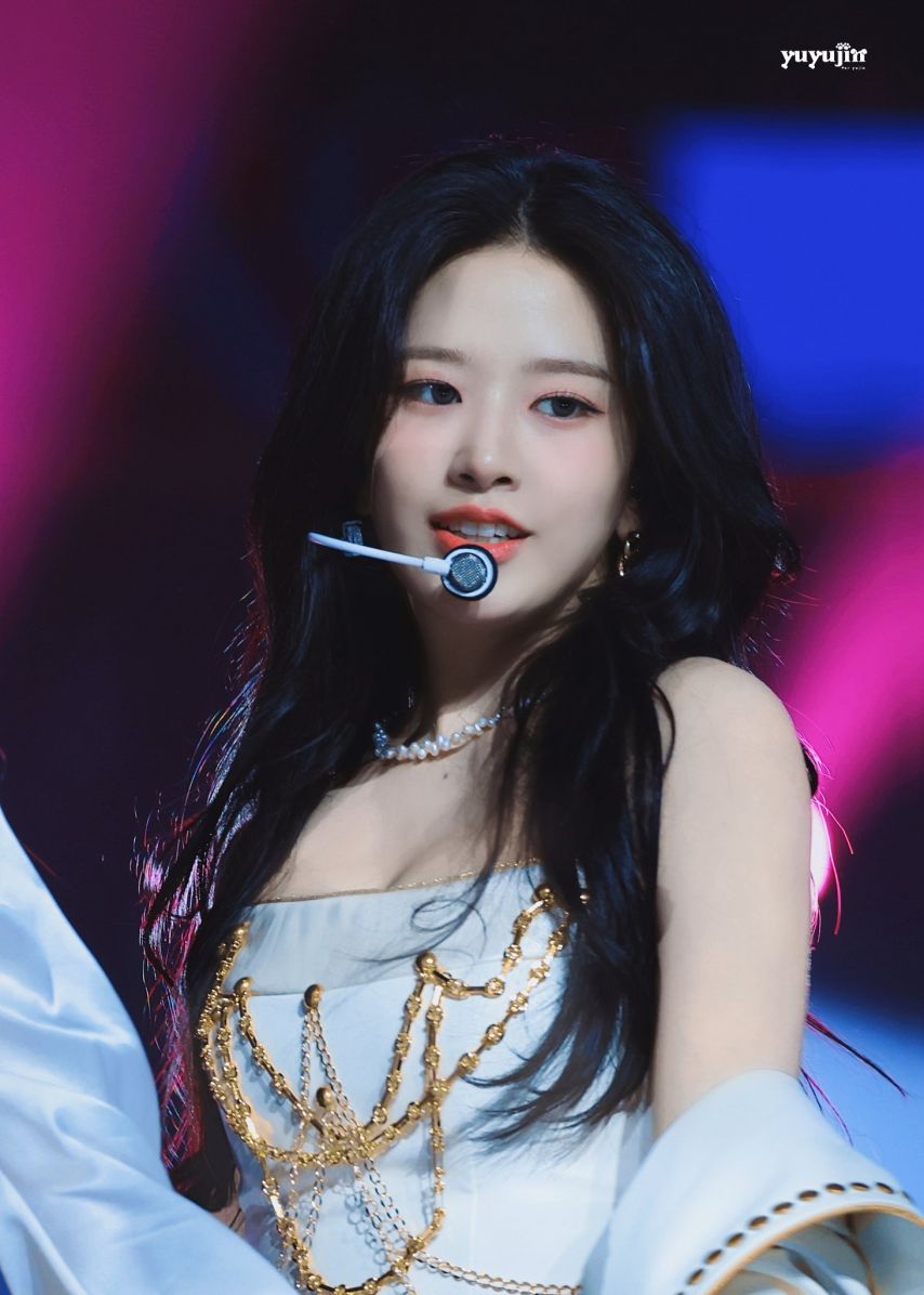 아이브 안유진