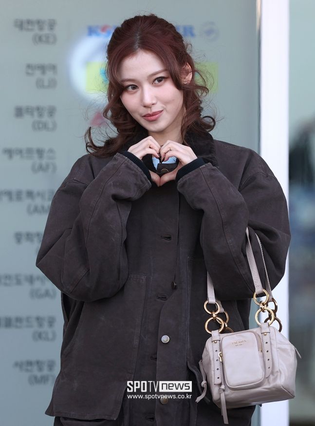트와이스 사나