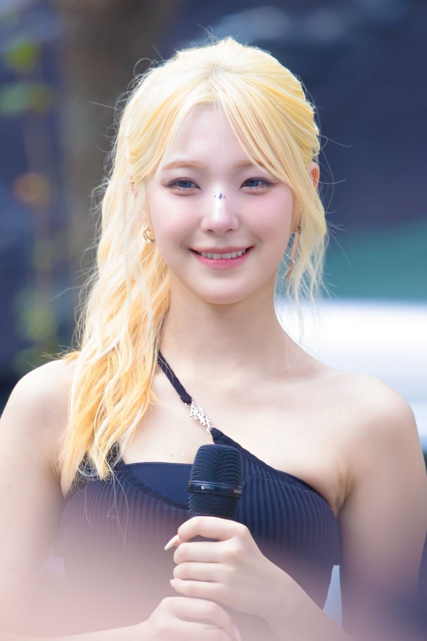 프로미스나인 백지헌