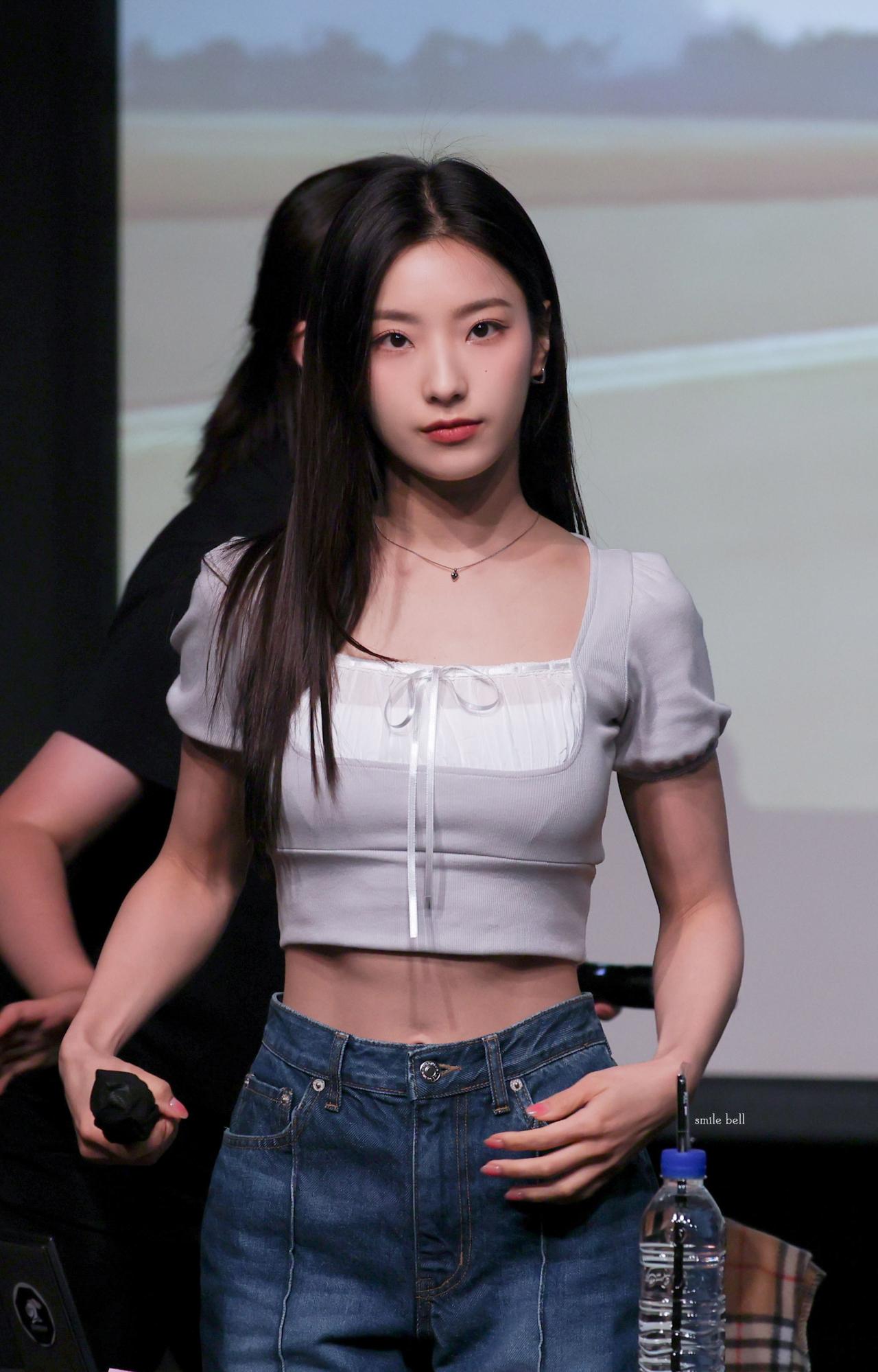 프로미스나인 새롬