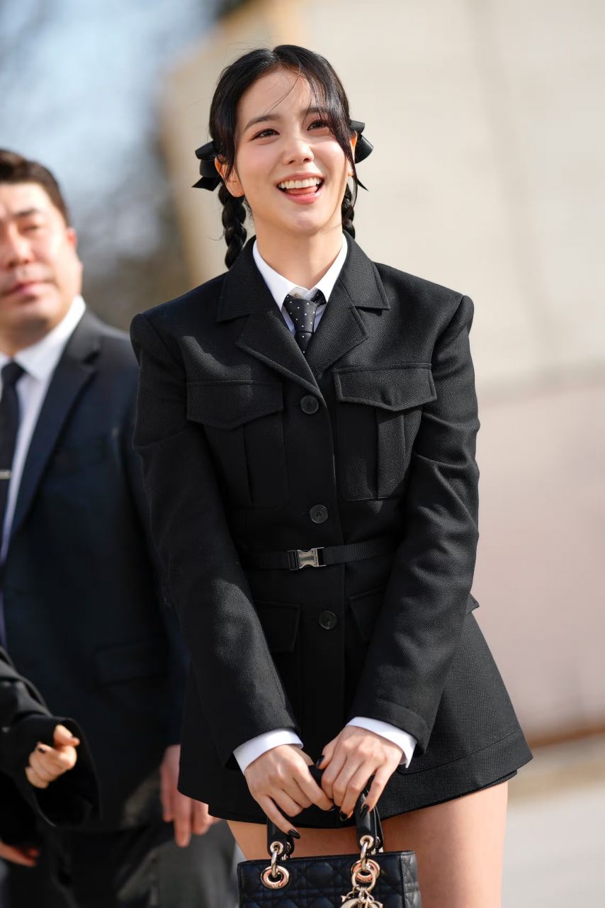 블핑 지수 디올 고화질