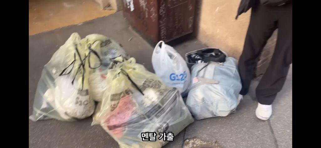프랑스 여행 중 캐리어 털린 유튜버 ㄷㄷㄷ.