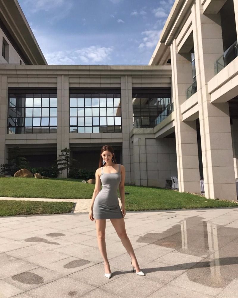 뒤에서 본 유승옥 굴곡진 몸매 골반라인