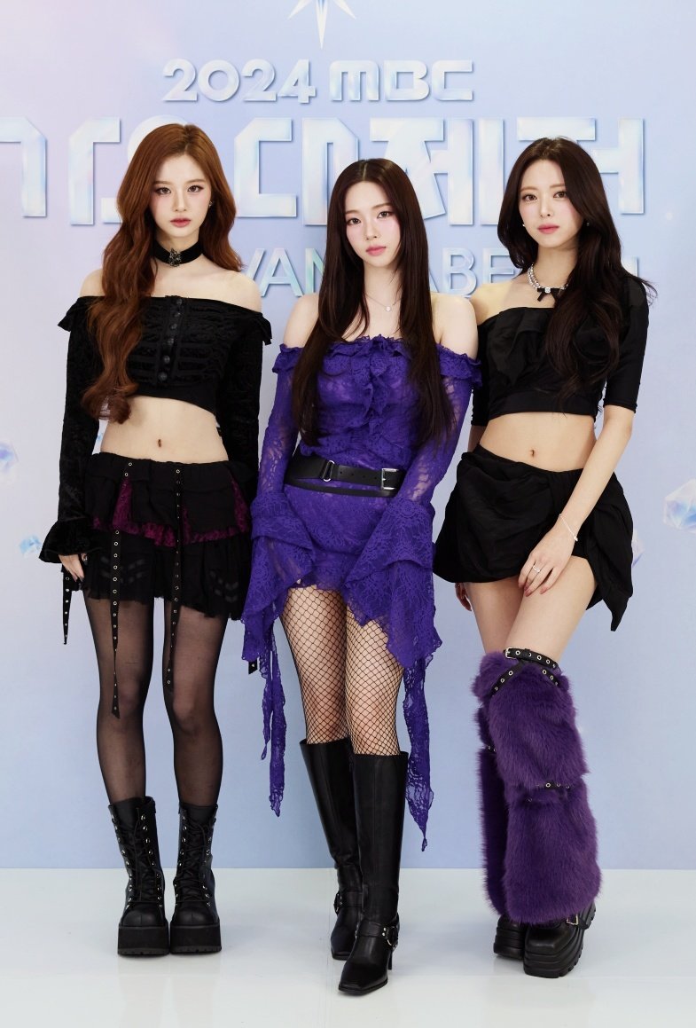 카설유 중 카리나...보라빛 묵직한 바운스 + 망사스타킹 야벅지