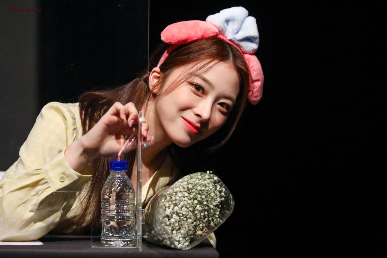 로켓펀치 윤경