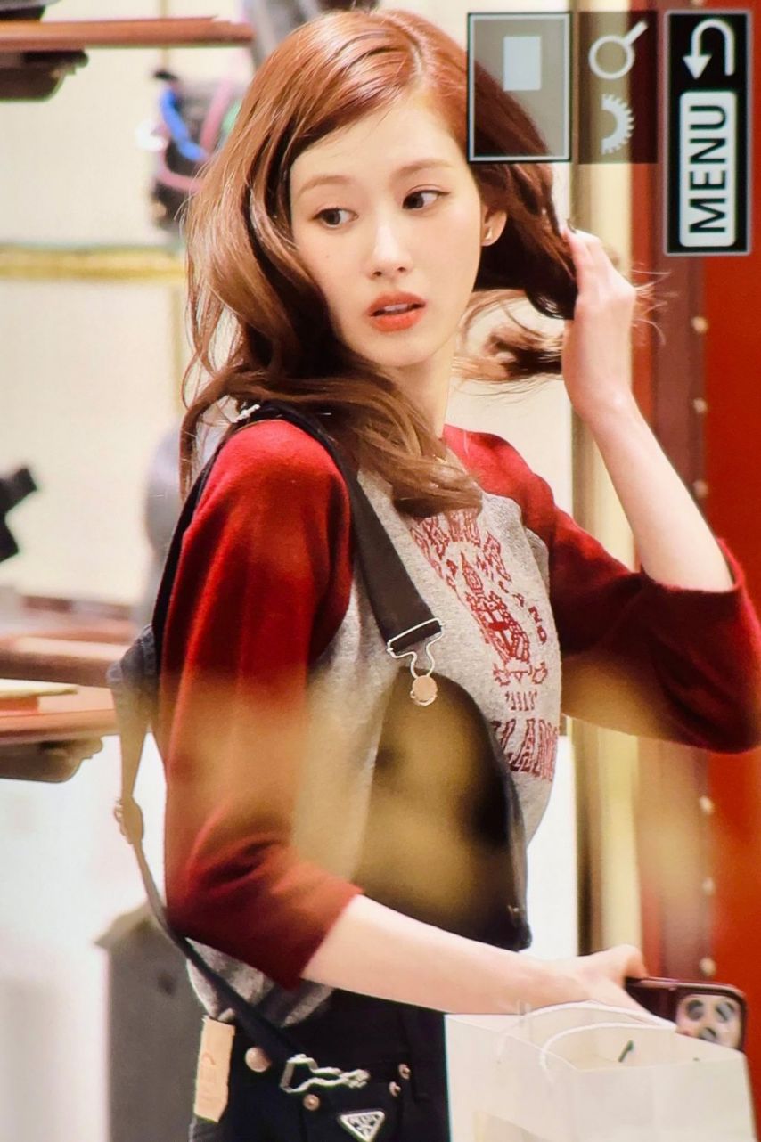서민 체험하러 온 공주님 같은 트와이스 사나 밀라노에서 쇼핑