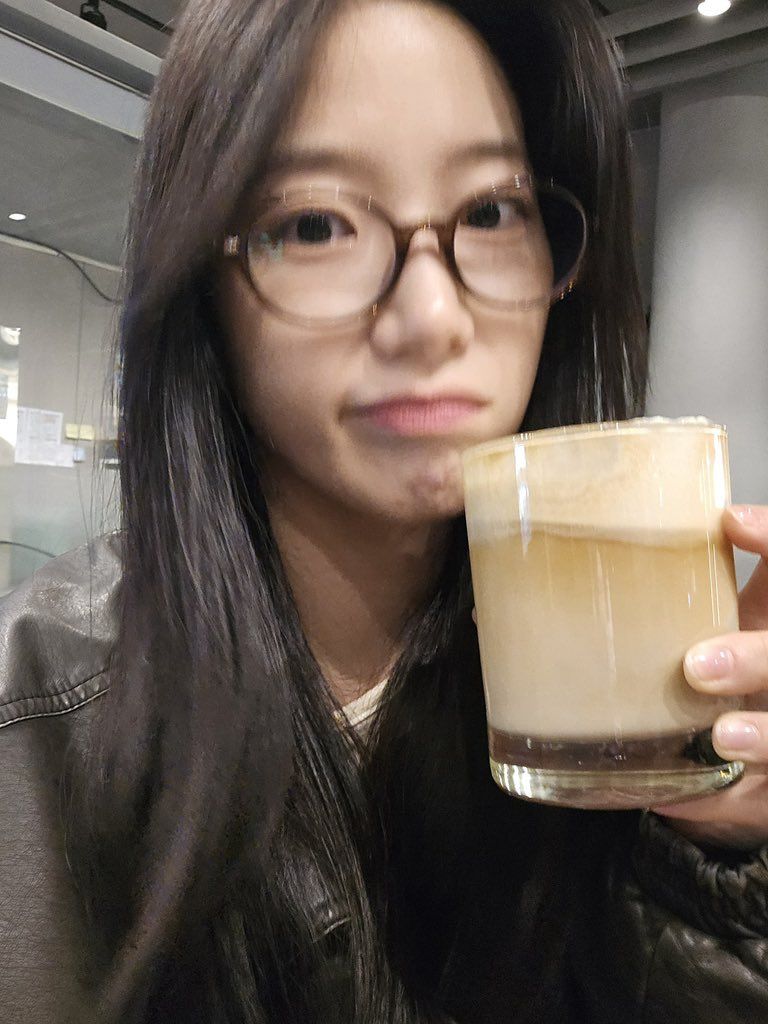 [르세라핌] 카즈하 ..... LADOR