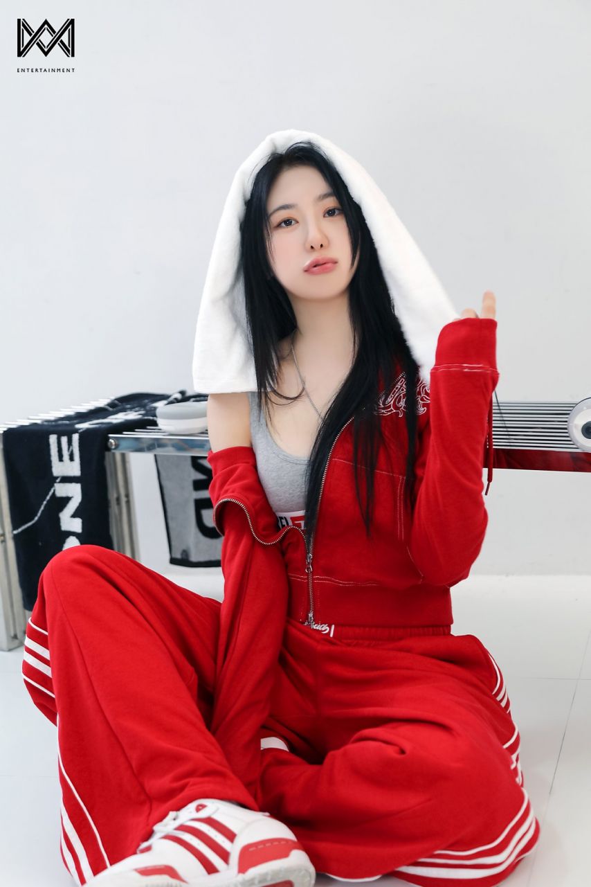 이채연 시즌그리팅 비하인드