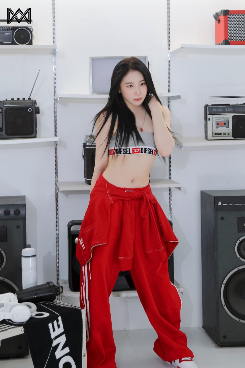 이채연 시즌그리팅 비하인드