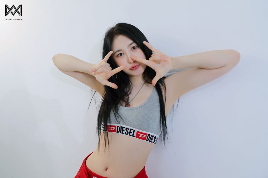 이채연 시즌그리팅 비하인드