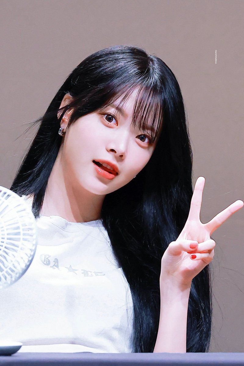 [르세라핌] 입 삐죽 나온 홍은채