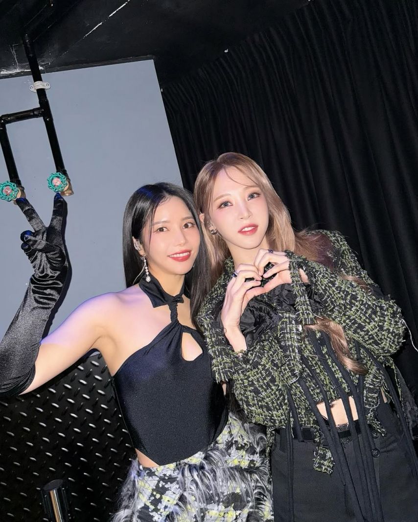 솔라 (마마무) SNS