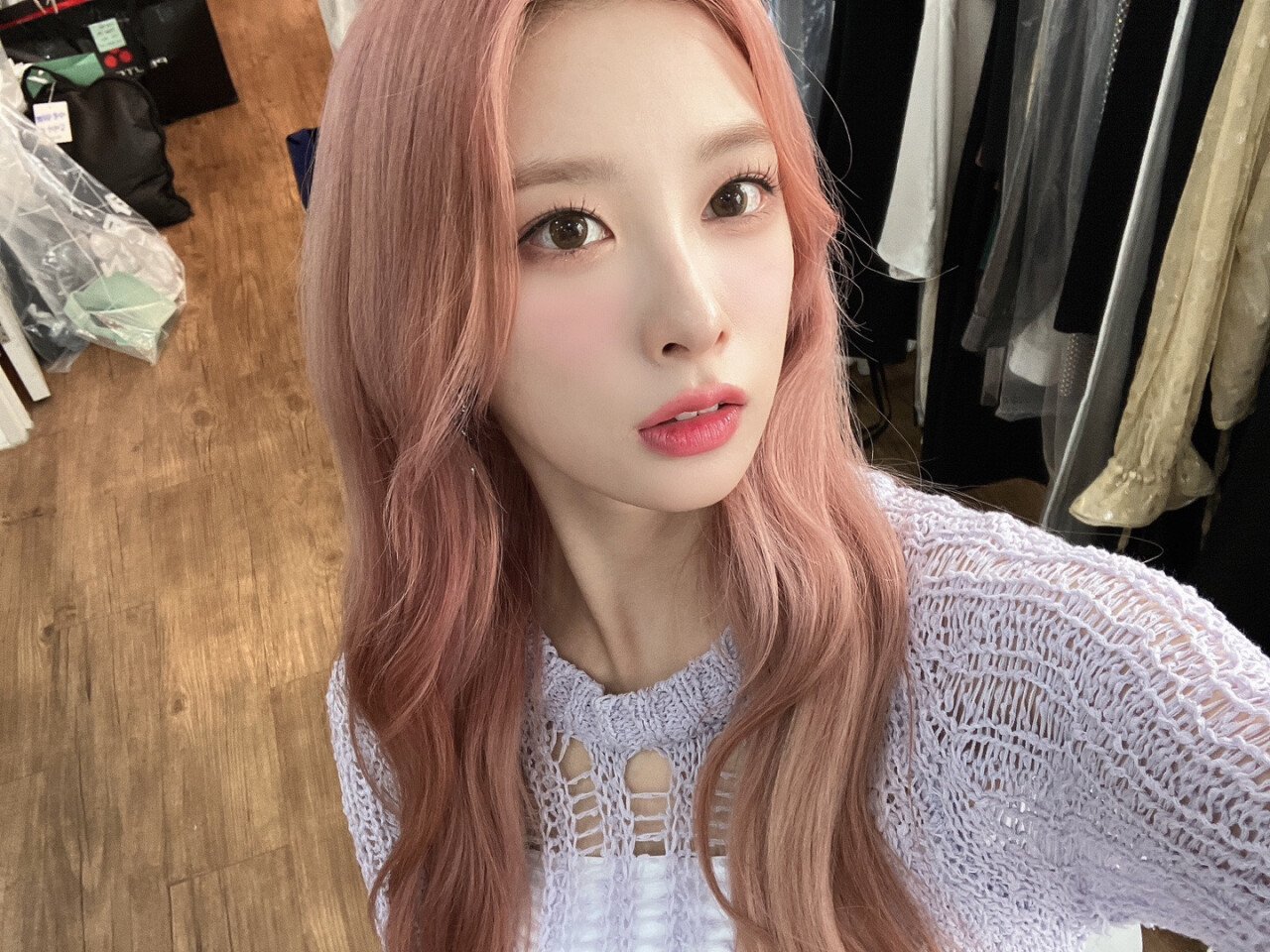 로켓펀치 윤경