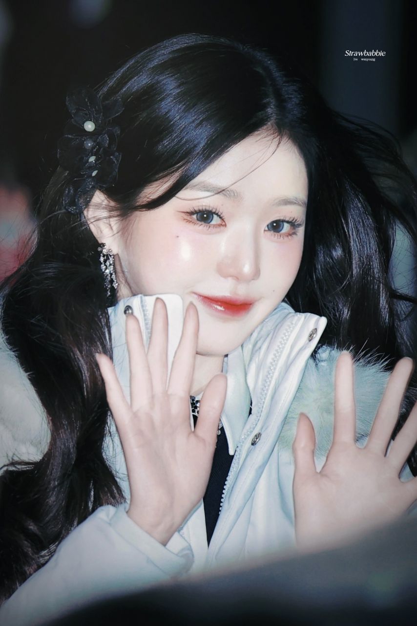 250207 뮤직뱅크 퇴근길 장원영(아이브)