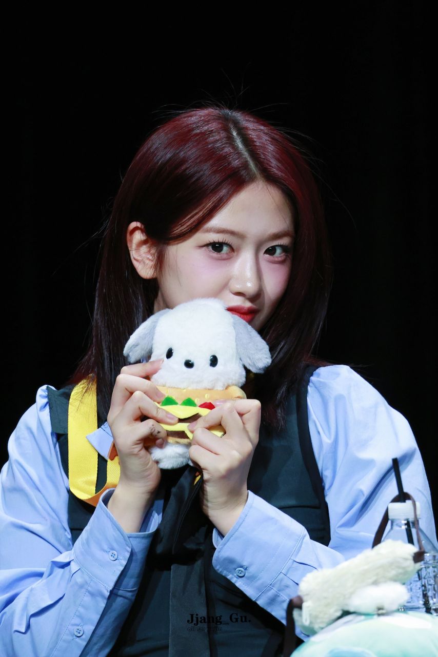 오늘자 애플뮤직팬싸 아이브 안유진