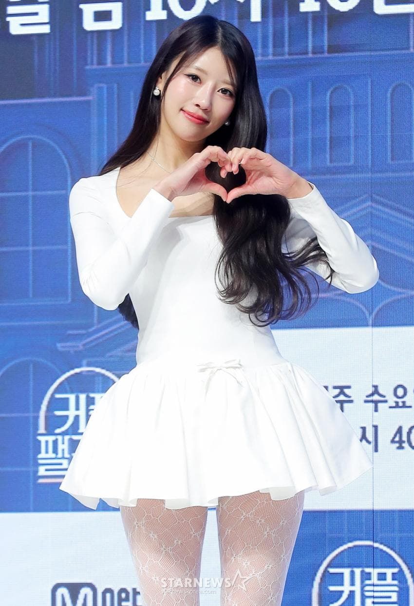 이미주 하얀 망사스타킹 허벅지 각선미 - 커플팰리스2 제작발표회