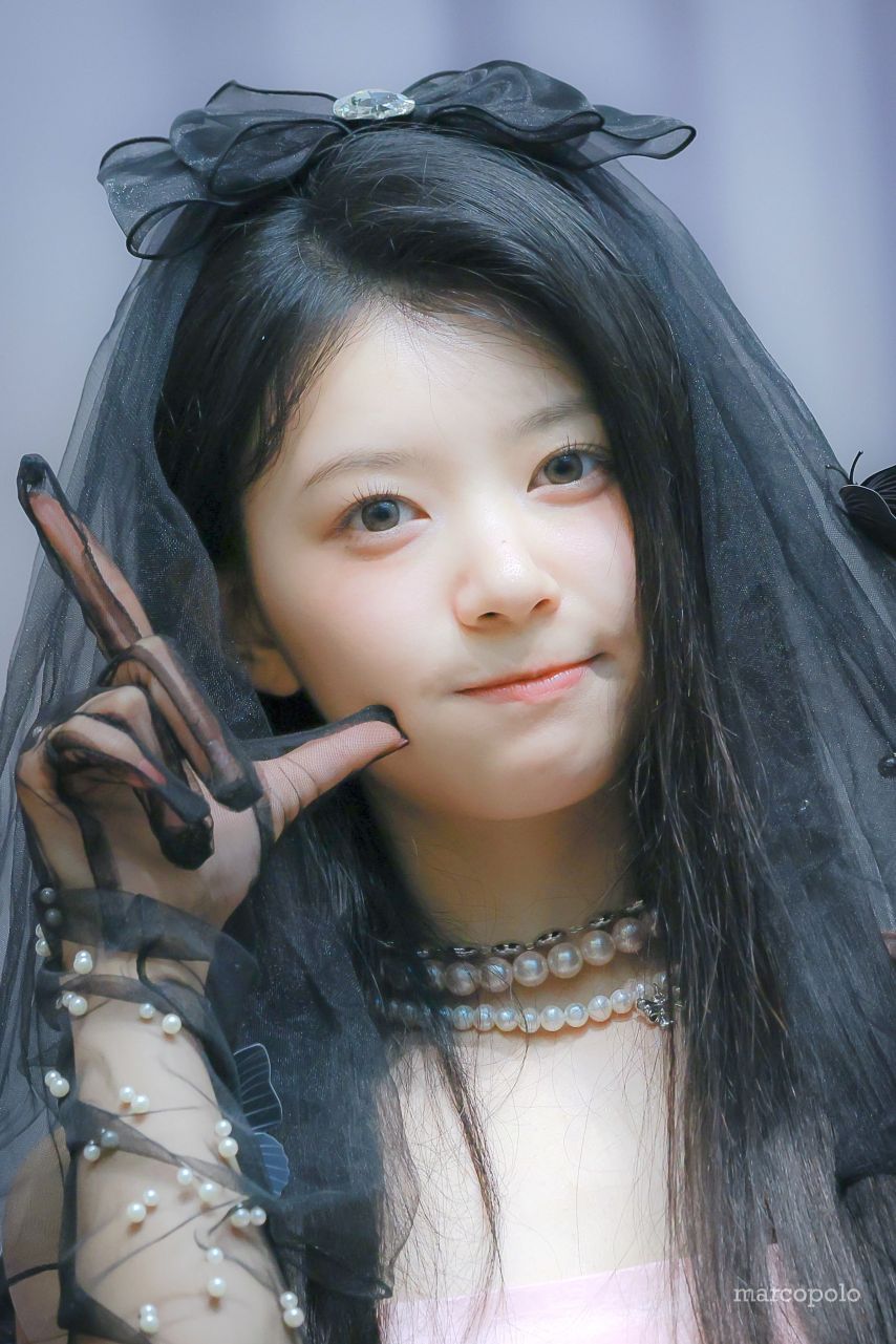 아일릿 모카 고화질