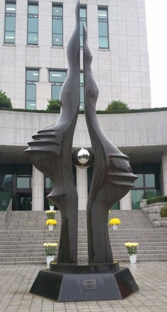 JMS한테 미행당한다는 교수님과 '나는 신이다' PD 인터뷰