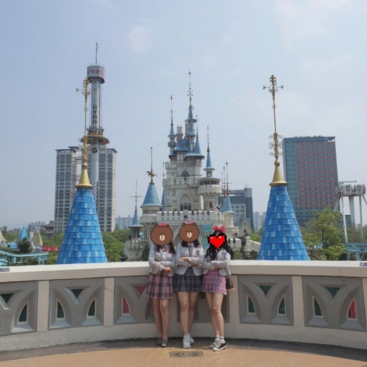 롯데월드 여고생 특징