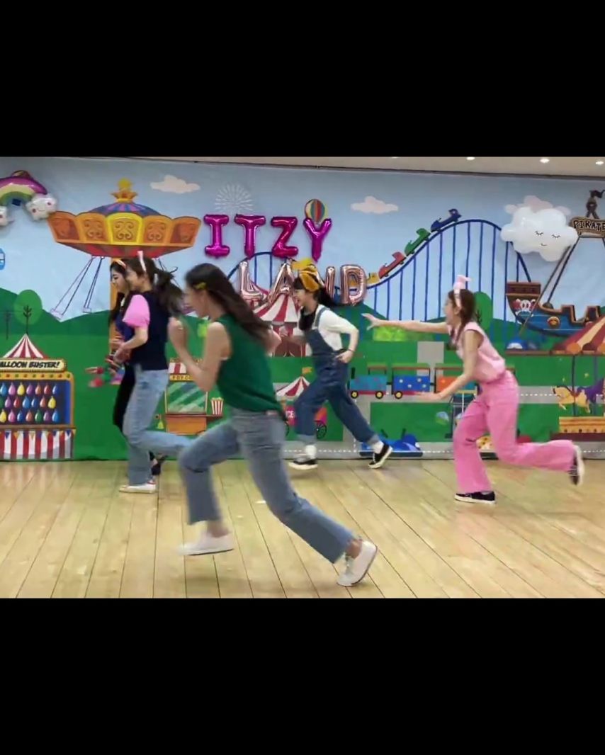 ITZY 리아
