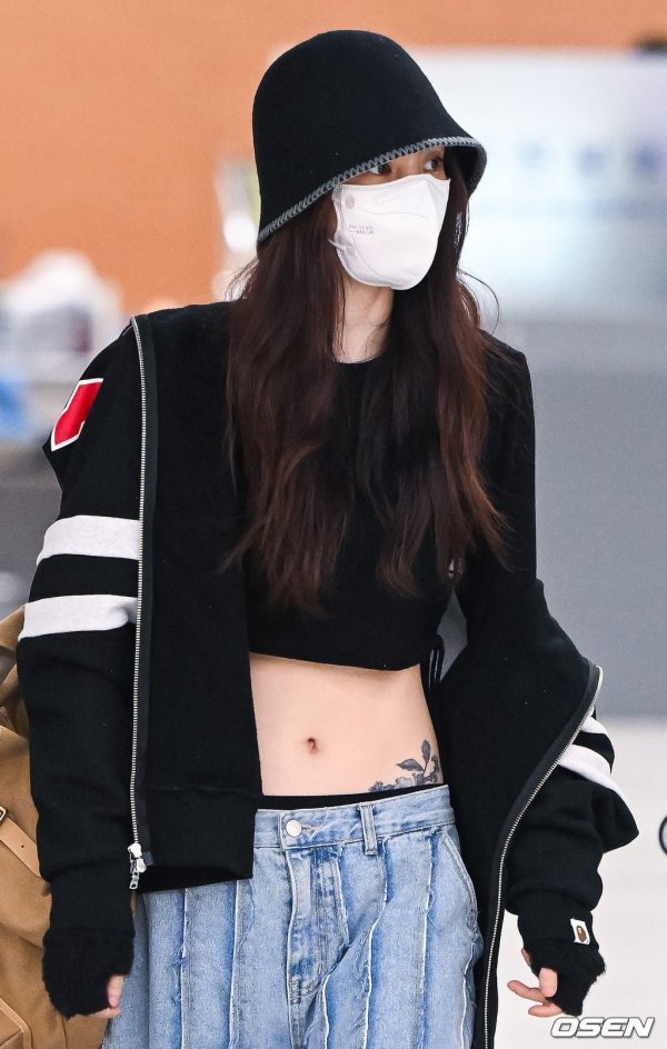 한소희가 미처 못지웠다는 문신