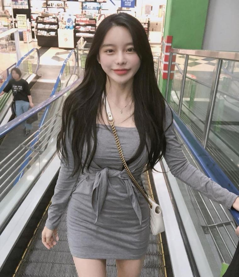 피팅모델 윤주