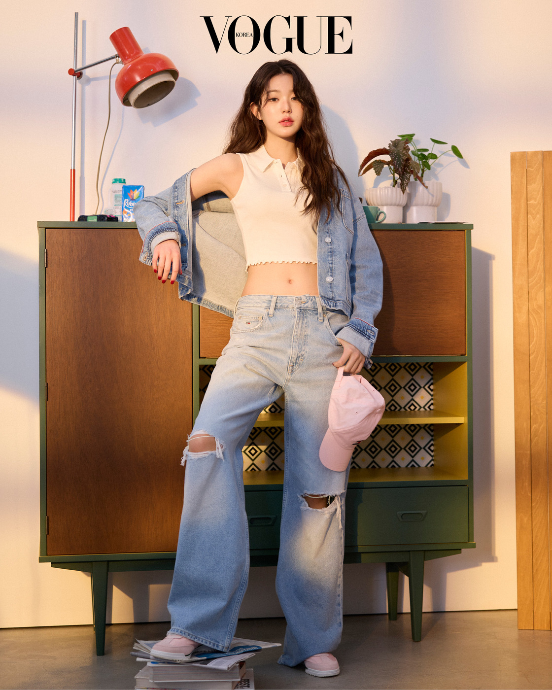 아이브 장원영 미친 미모의 보그 화보 매끈한 각선미 배꼽
