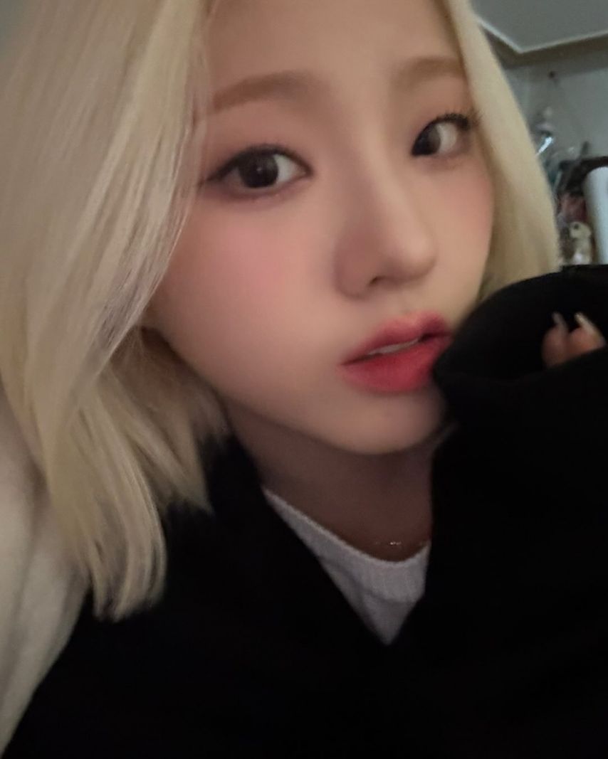 아이칠린 지윤,  채린
