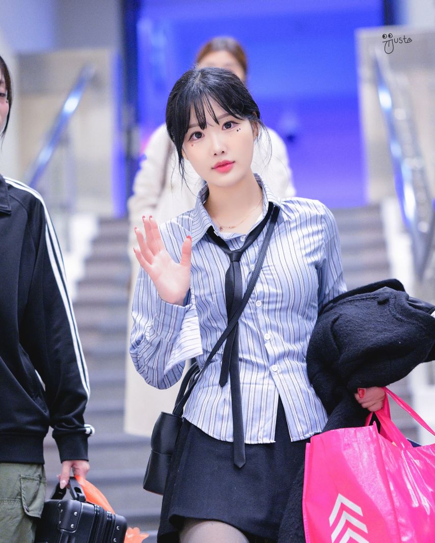 최홍라