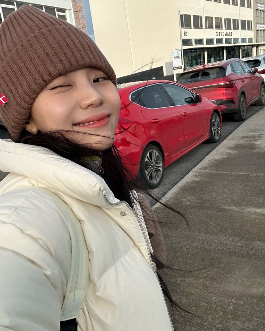 엄지 VIVIZ비비지 인별