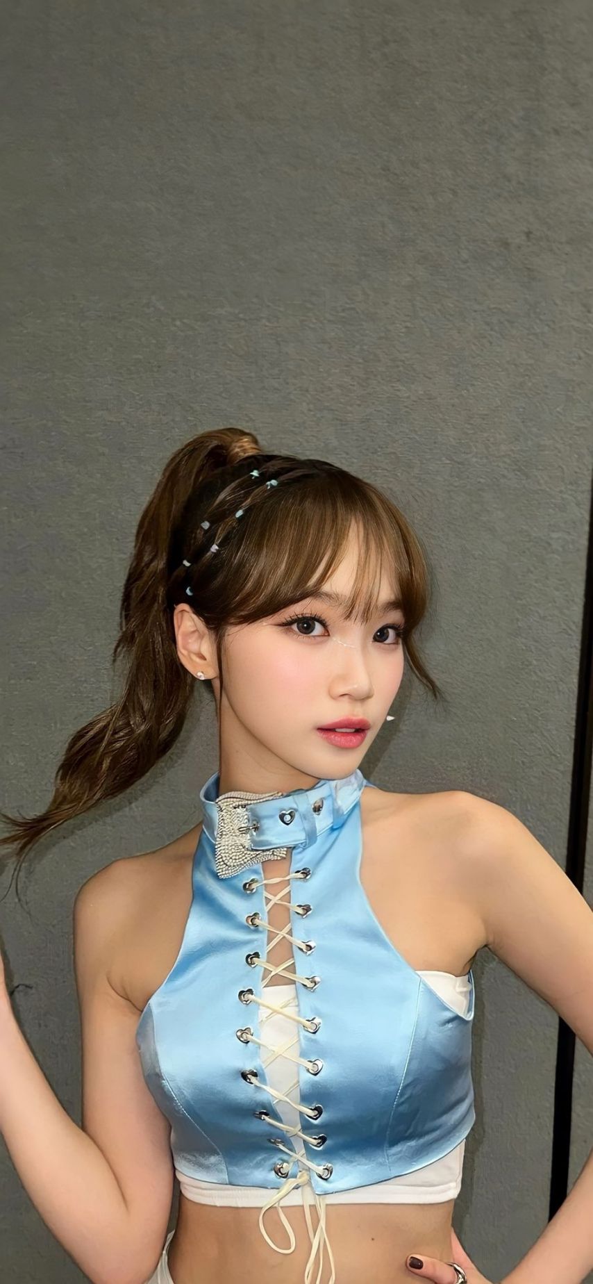[르세라핌] 떡 벌어진 어깨  김채원