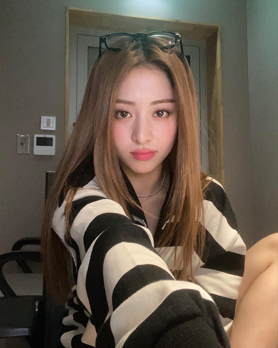 르세라핌 윤진
