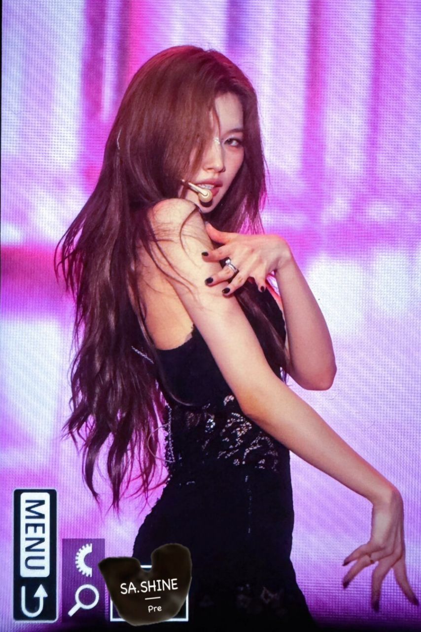 역시란 말이 나오는 트와이스 사나 란제리룩 섹시미