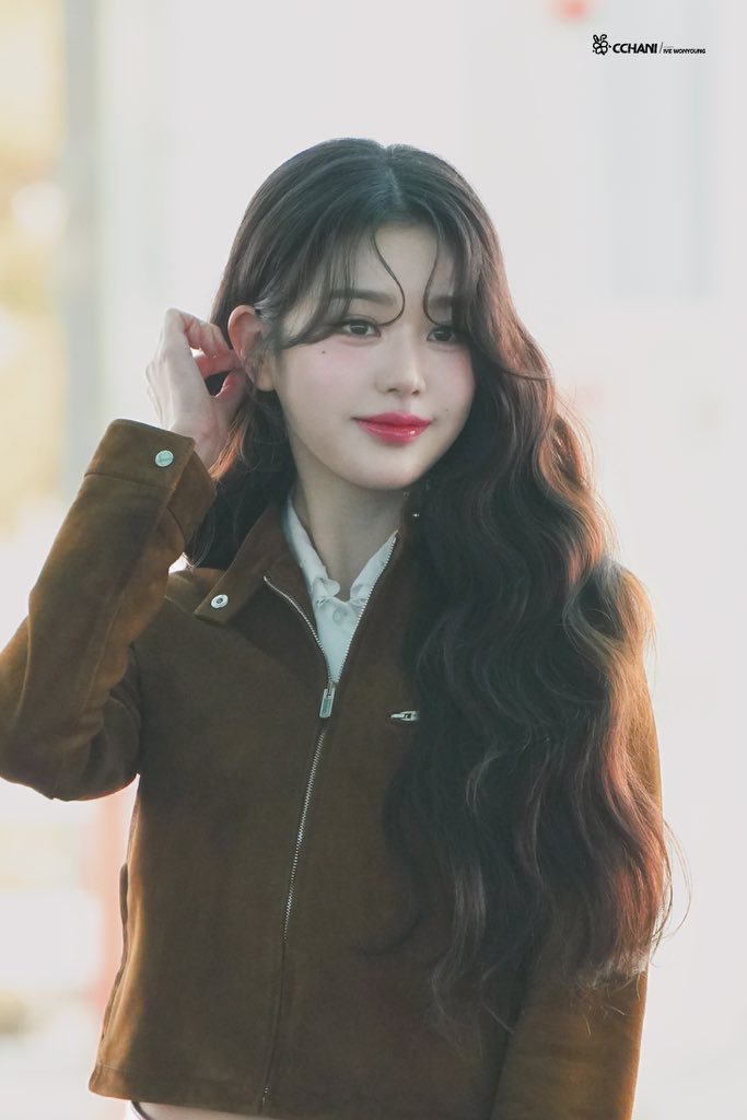 장원영 IVE아이브 250310