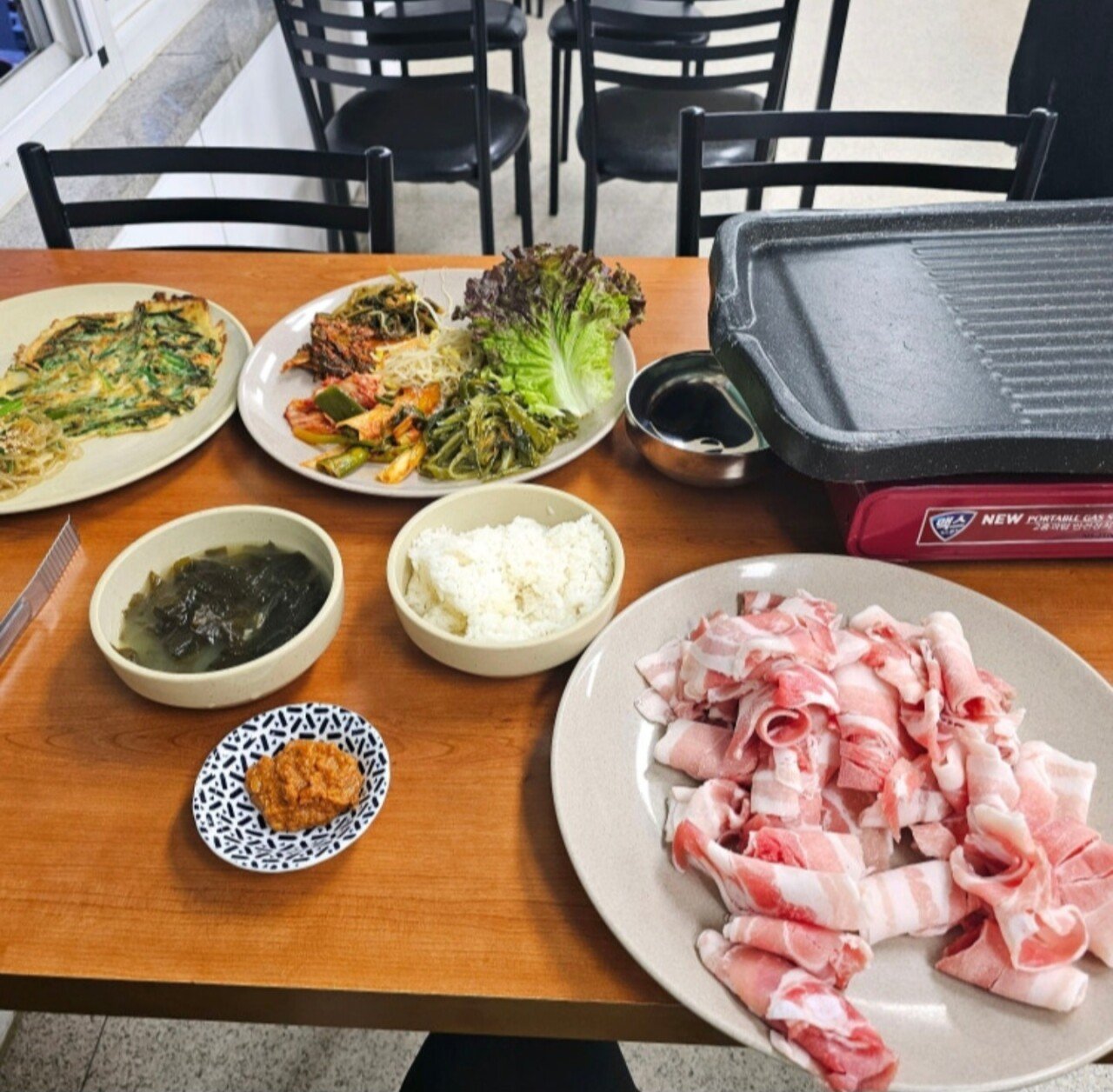 완정역 무한 대패삼겹 9,000원 호불호