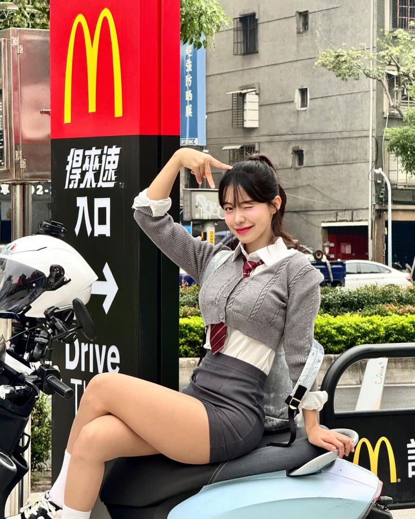 꿀같은 국보급 허벅지를 가진 이다혜