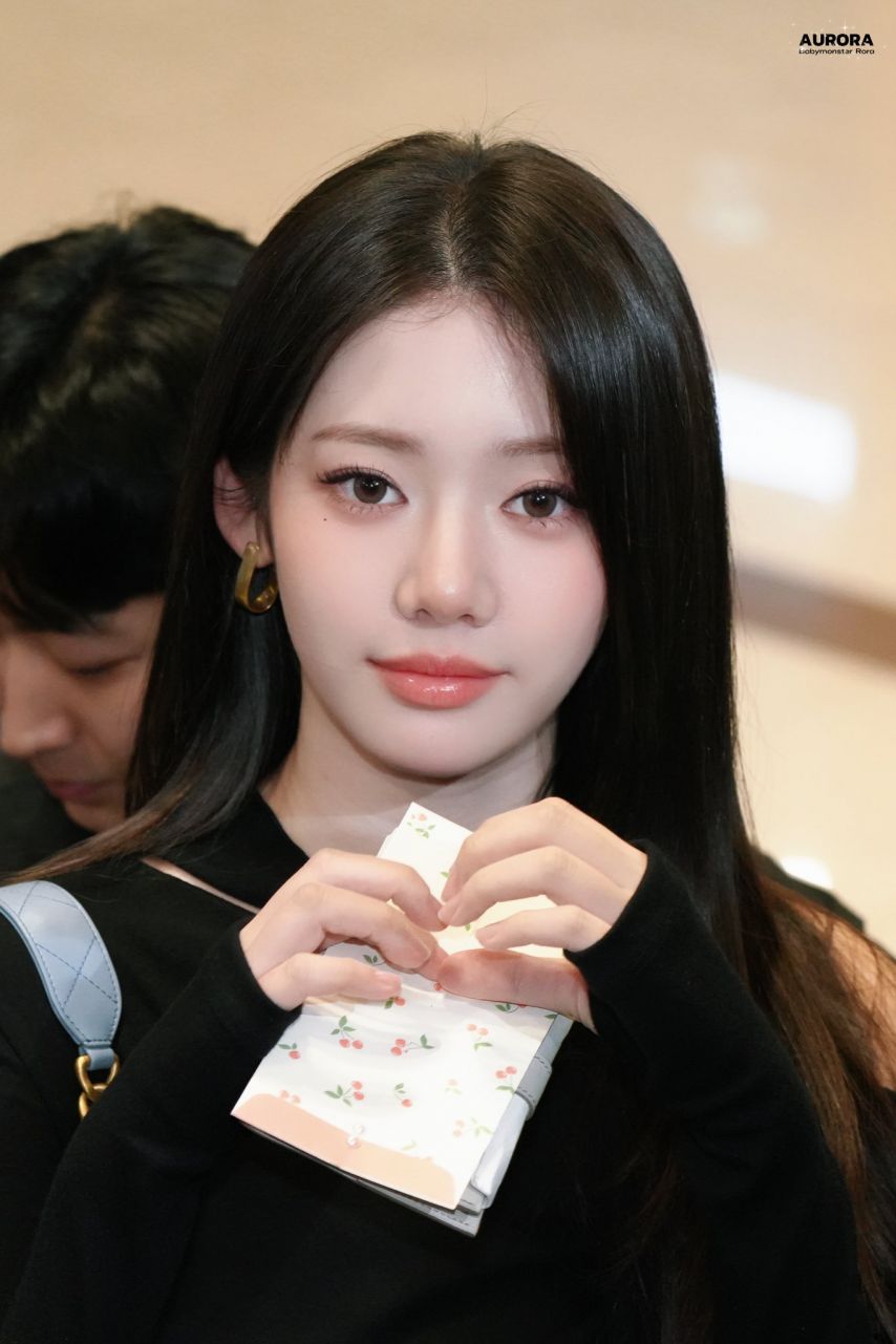 베이비몬스터 로라