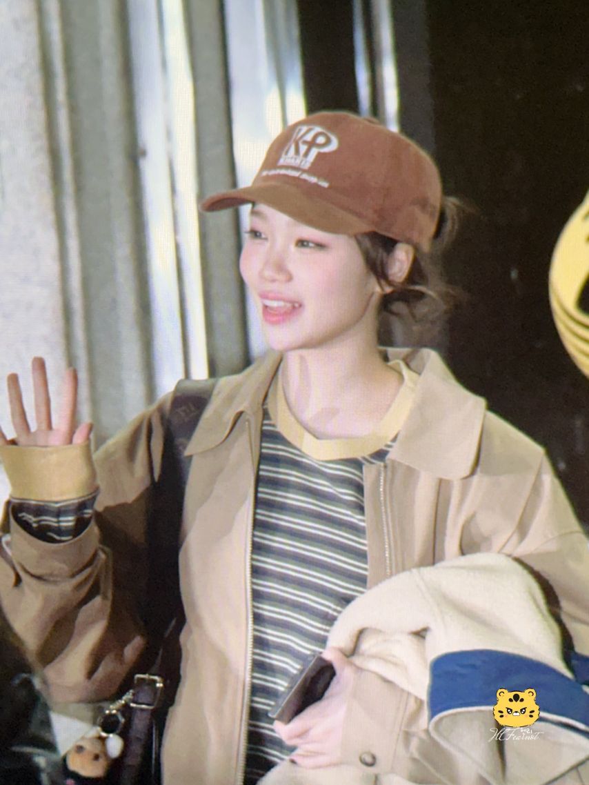[르세라핌] 더 이상 귀여울수 없는 김채원  .... 뮤직뱅크 퇴근